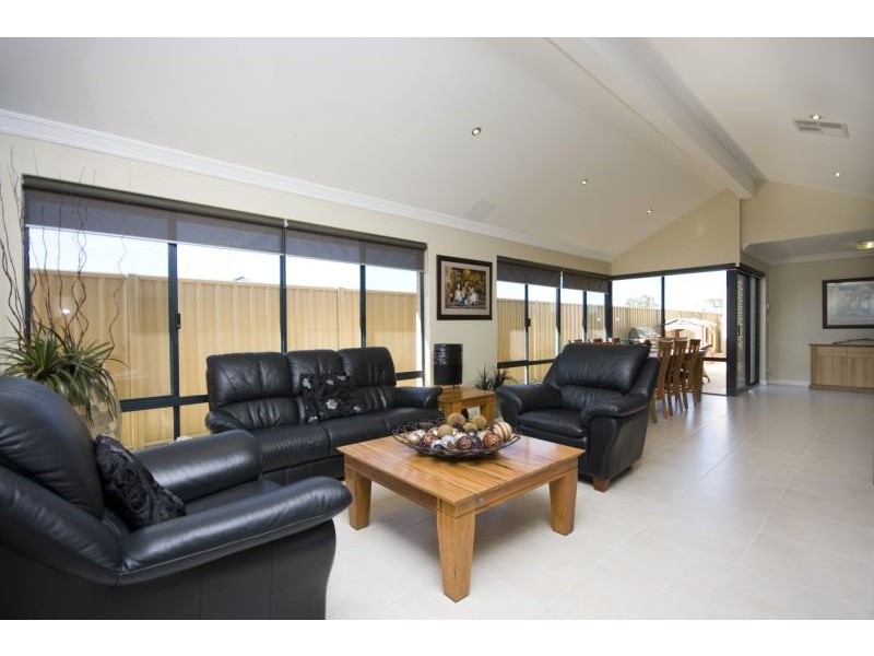 4 Brolga Court, Beeliar WA 6164