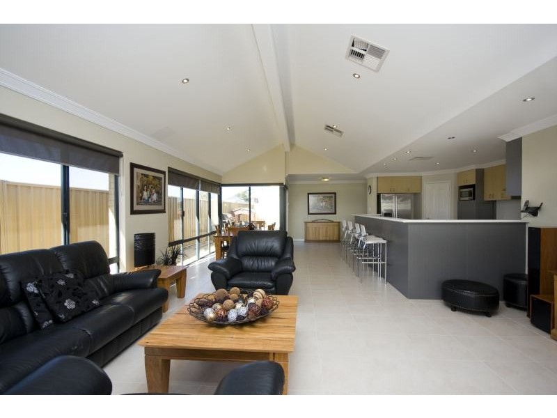 4 Brolga Court, Beeliar WA 6164