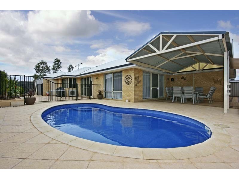 20 Ashendon Boulevard, Hammond Park WA 6164