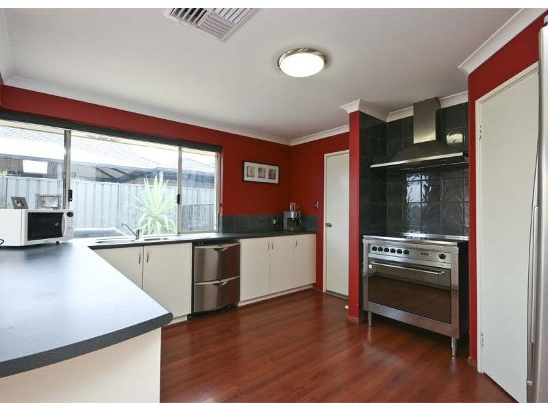 20 Ashendon Boulevard, Hammond Park WA 6164