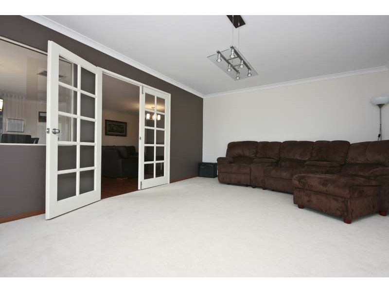 20 Ashendon Boulevard, Hammond Park WA 6164