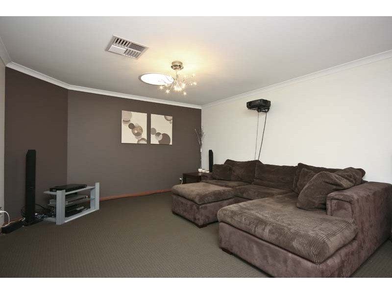 20 Ashendon Boulevard, Hammond Park WA 6164