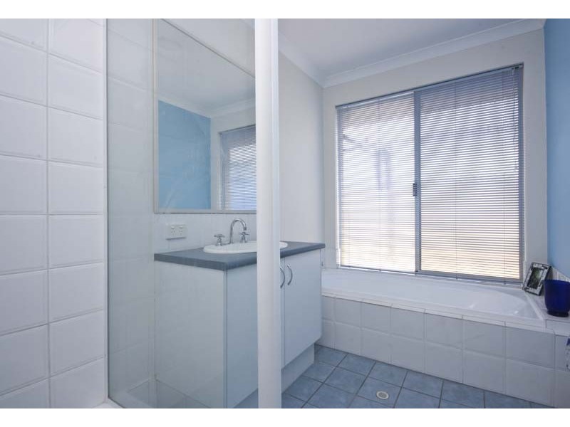 20 Ashendon Boulevard, Hammond Park WA 6164