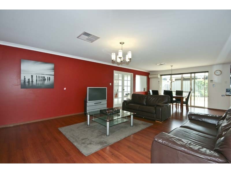 20 Ashendon Boulevard, Hammond Park WA 6164