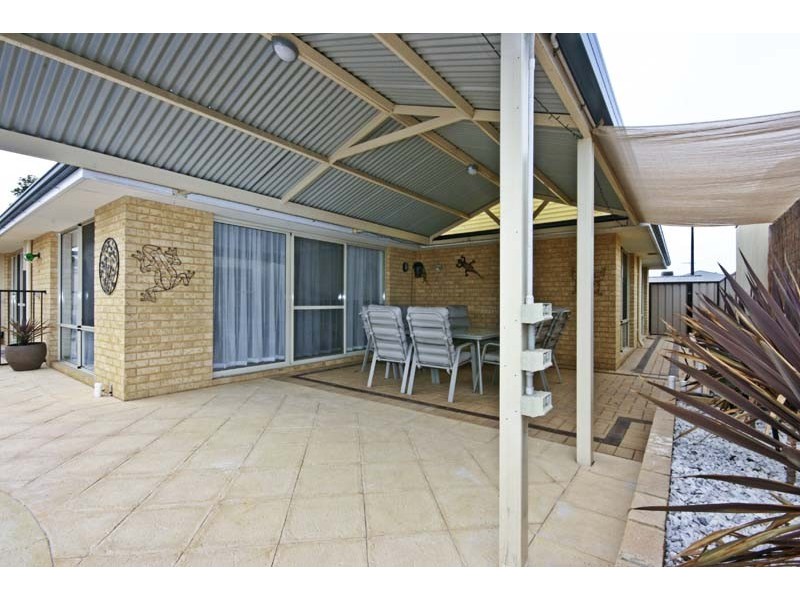 20 Ashendon Boulevard, Hammond Park WA 6164