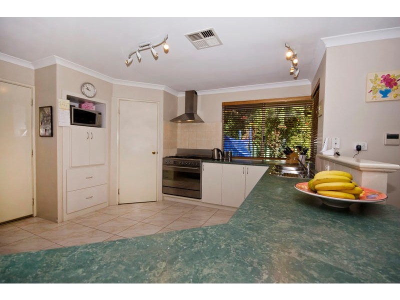 138 Parkway Road, Bibra Lake WA 6163