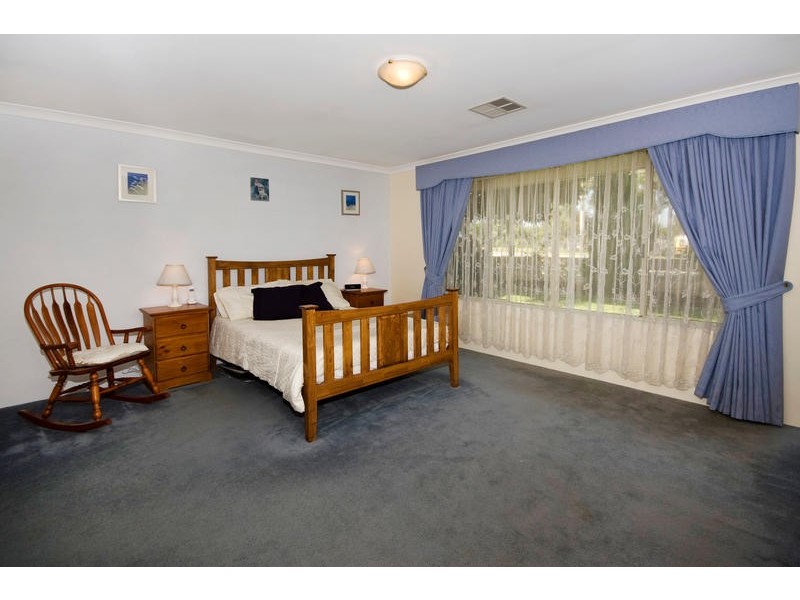 138 Parkway Road, Bibra Lake WA 6163