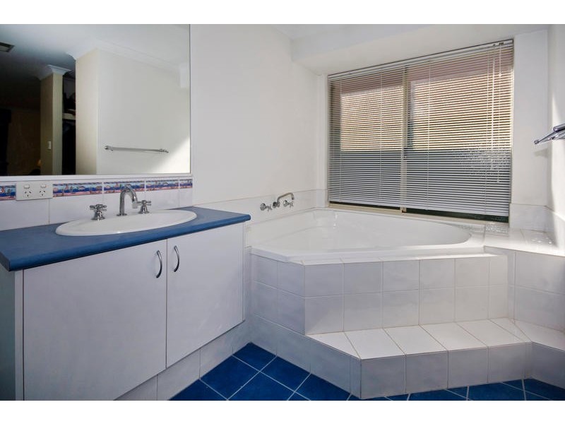 138 Parkway Road, Bibra Lake WA 6163