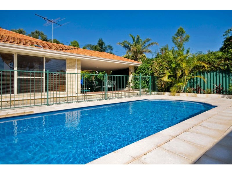 138 Parkway Road, Bibra Lake WA 6163