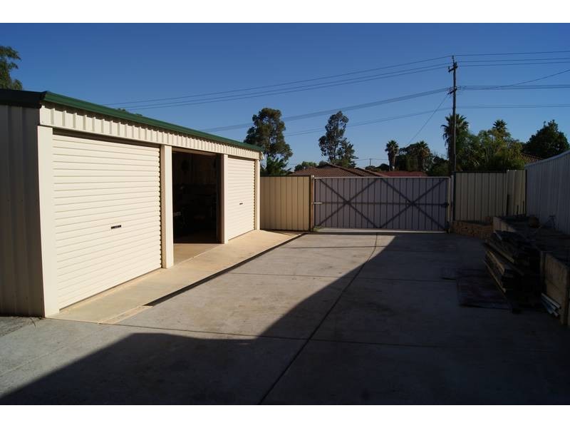 1 Mollerin Place, South Lake WA 6164