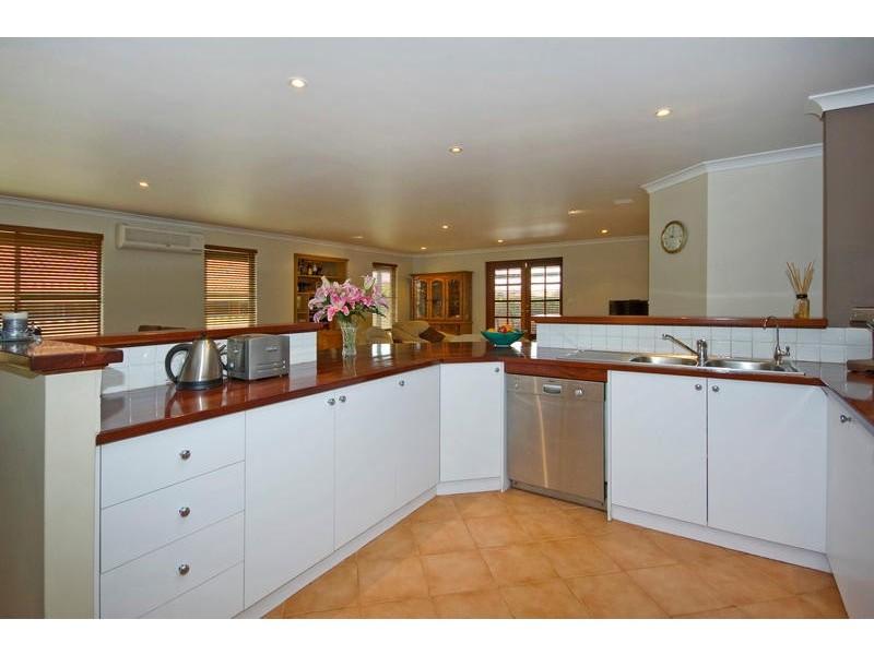 18 Kaptyn Close, Beeliar WA 6164