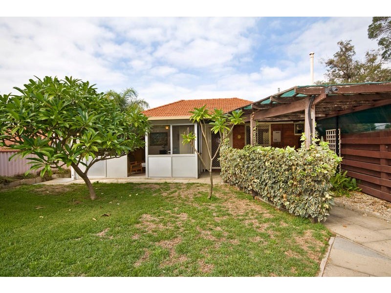 14 Benedick Road, Coolbellup WA 6163