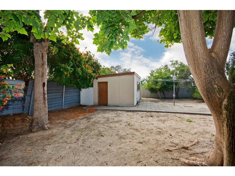 14 Benedick Road, Coolbellup WA 6163