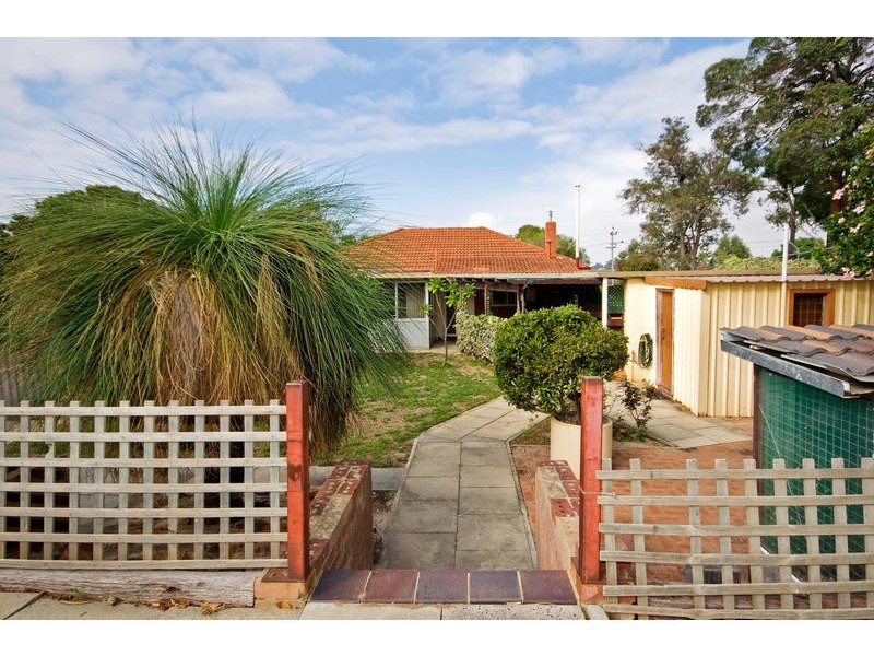14 Benedick Road, Coolbellup WA 6163