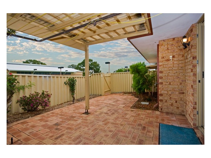 24/11 Petterson Avenue, Samson WA 6163