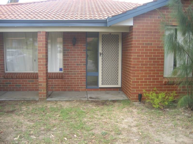 7 Wyalong Place, South Lake WA 6164