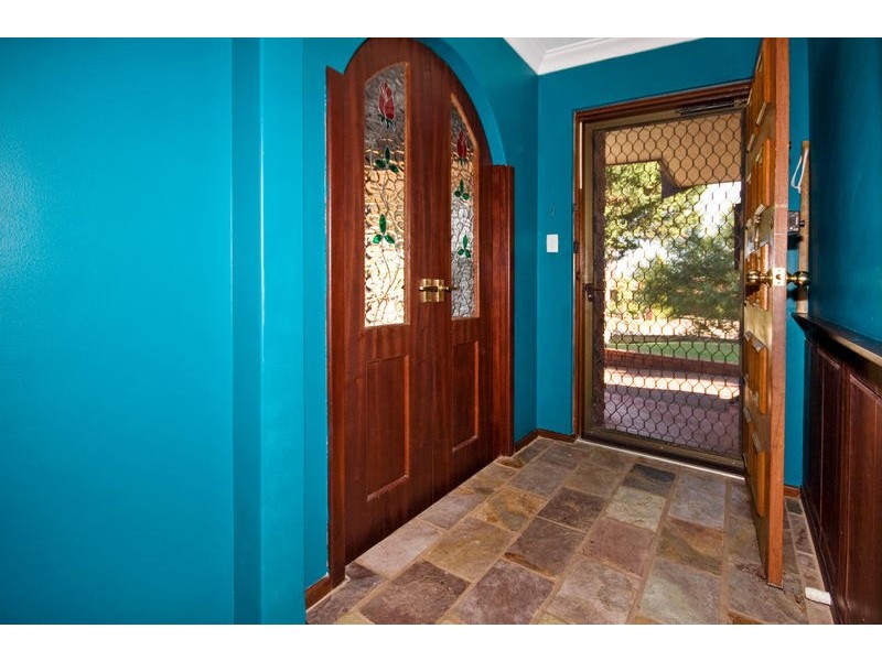 13 Bondini Way, Bibra Lake WA 6163