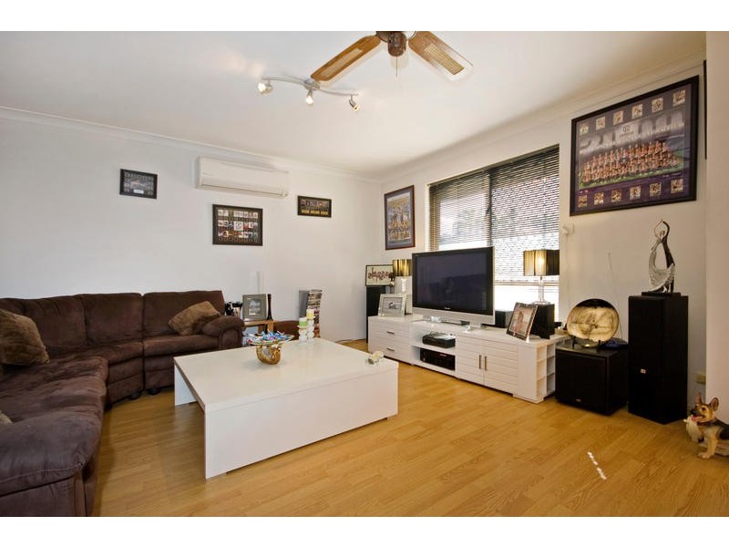 17 Tinaroo Court, South Lake WA 6164