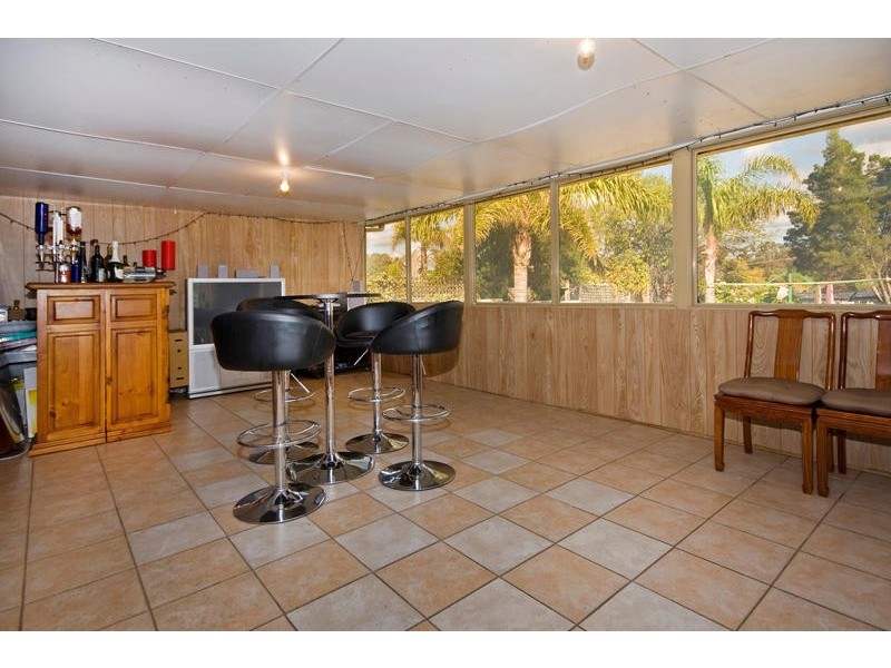 17 Tinaroo Court, South Lake WA 6164