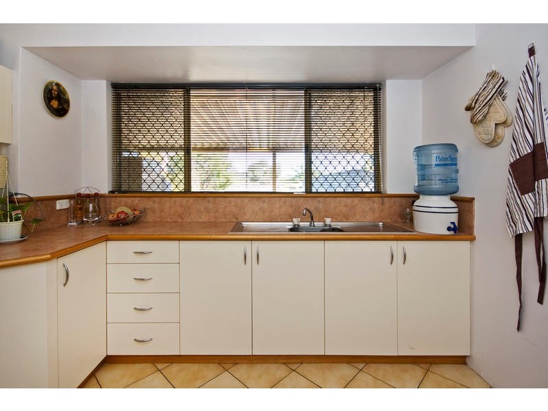 17 Tinaroo Court, South Lake WA 6164