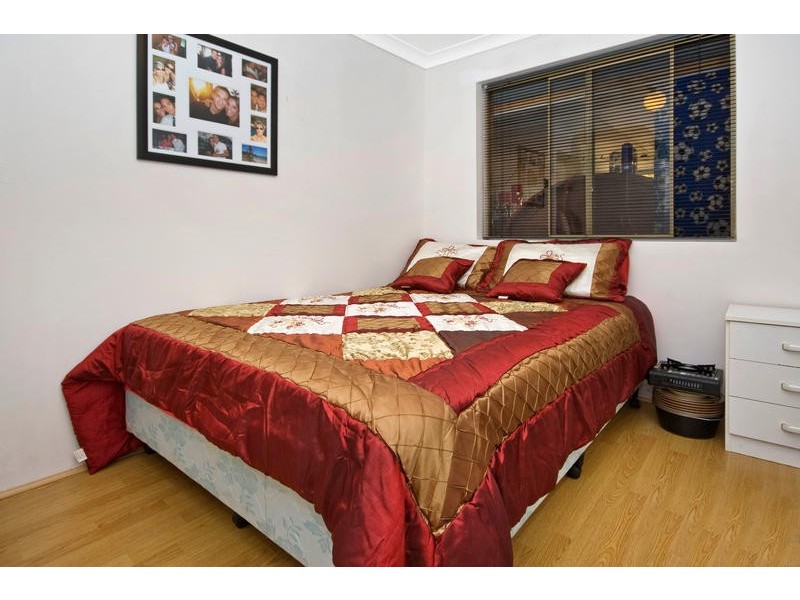 17 Tinaroo Court, South Lake WA 6164