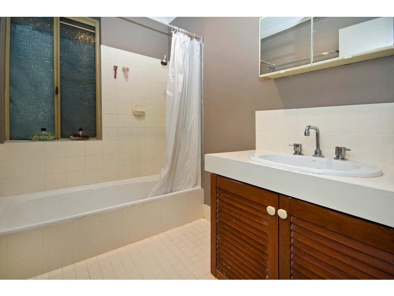 17 Tinaroo Court, South Lake WA 6164