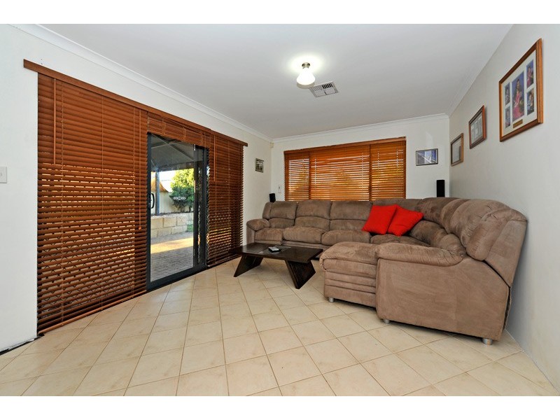 10 Mersey Close, Success WA 6164