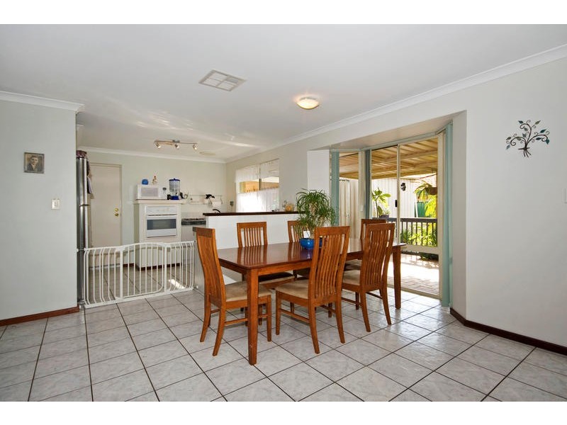 14 Impson Gardens, South Lake WA 6164