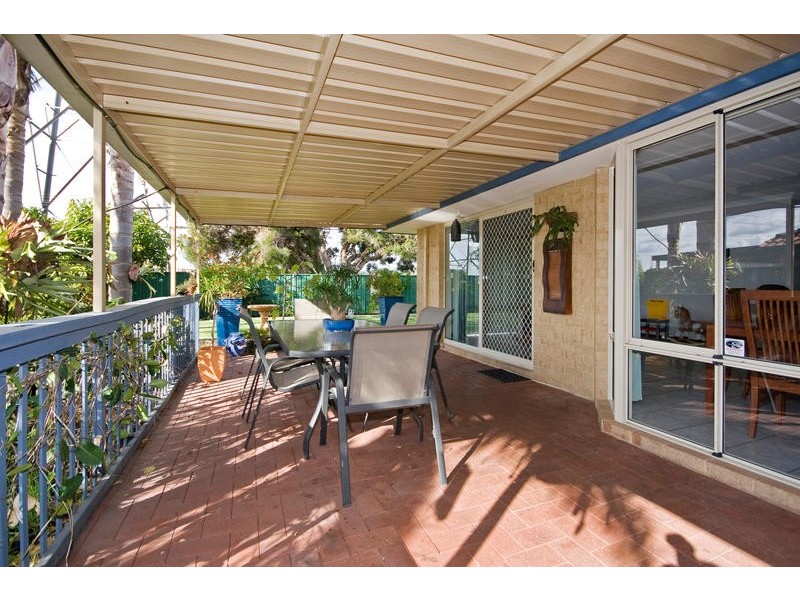 14 Impson Gardens, South Lake WA 6164