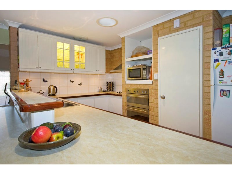 4 Pomaderris Place, South Lake WA 6164