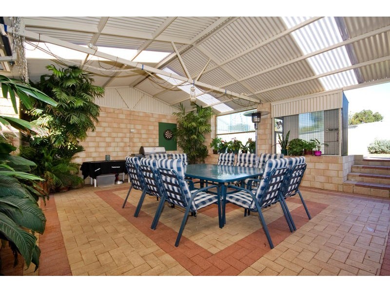 4 Pomaderris Place, South Lake WA 6164