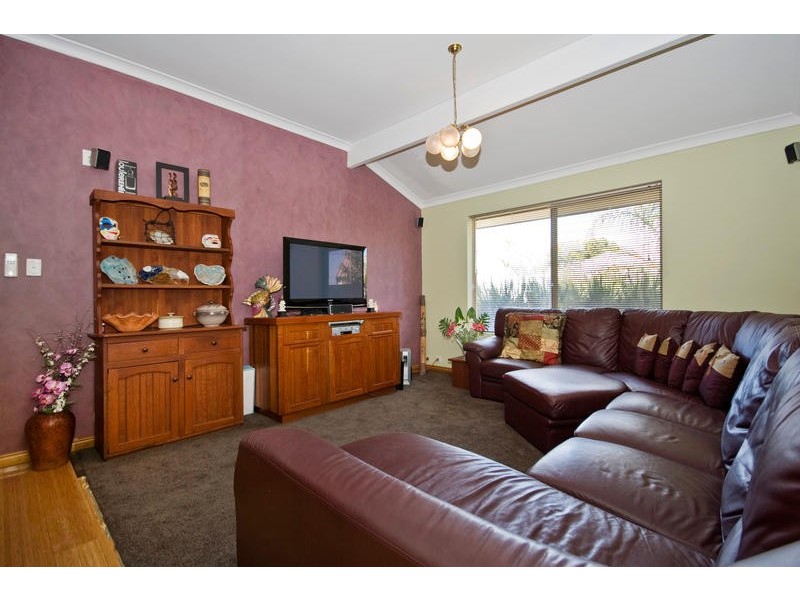 4 Pomaderris Place, South Lake WA 6164