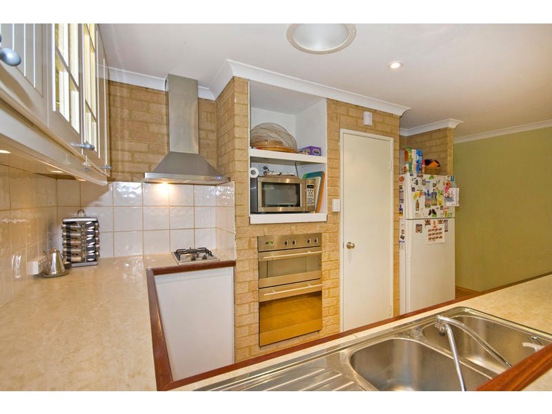 4 Pomaderris Place, South Lake WA 6164