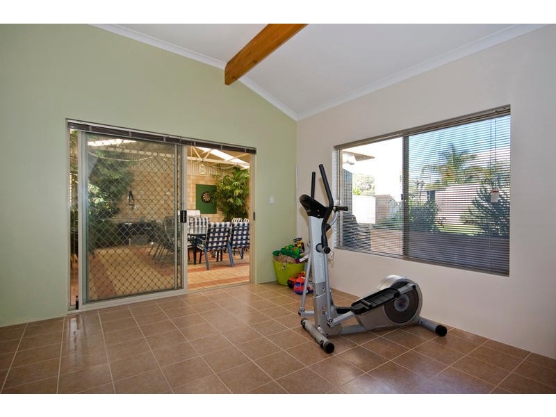 4 Pomaderris Place, South Lake WA 6164