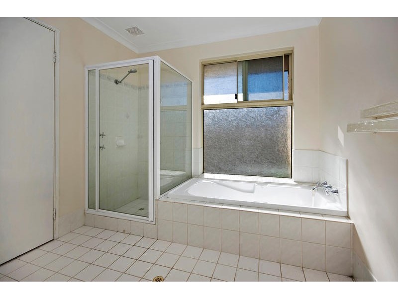 4 Pomaderris Place, South Lake WA 6164