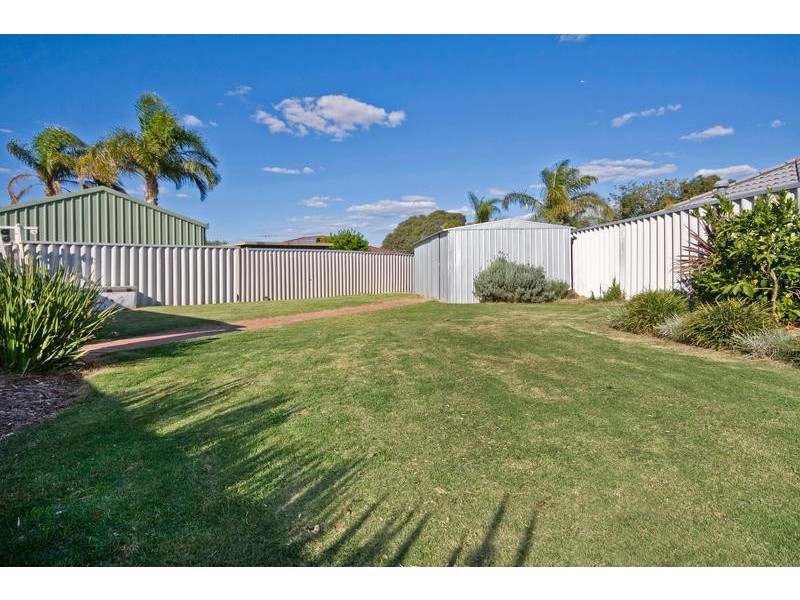 4 Pomaderris Place, South Lake WA 6164
