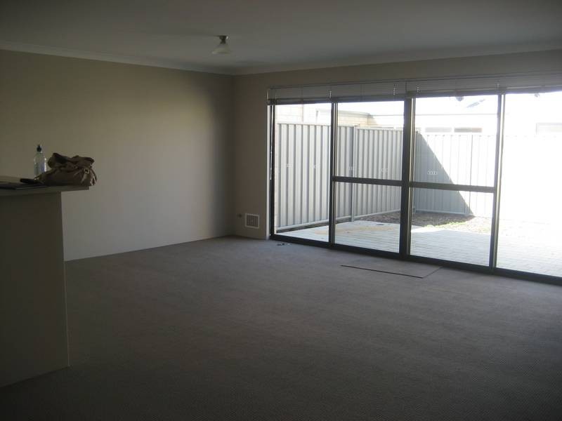 17/191 Railway Avenue, Kelmscott WA 6111
