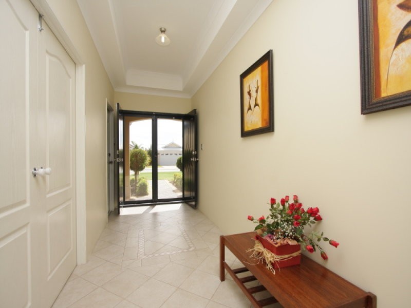 7 Deflexa Road, Canning Vale WA 6155