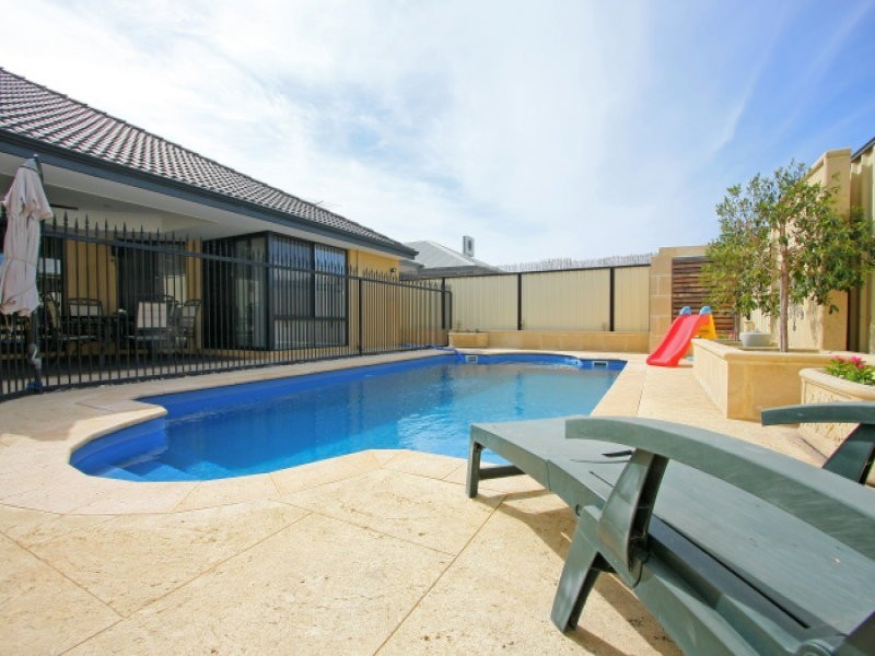 7 Deflexa Road, Canning Vale WA 6155