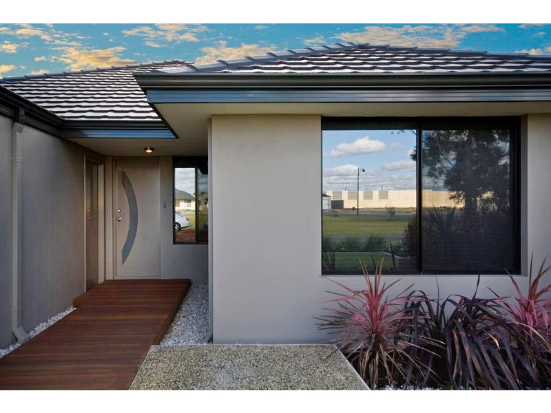 18 Humboldt Entrance, Aubin Grove WA 6164
