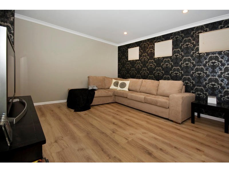 18 Humboldt Entrance, Aubin Grove WA 6164