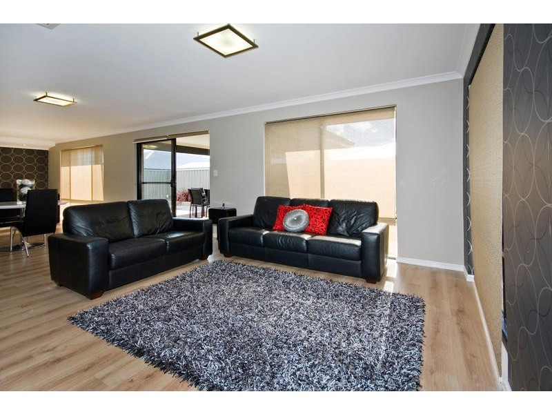 18 Humboldt Entrance, Aubin Grove WA 6164