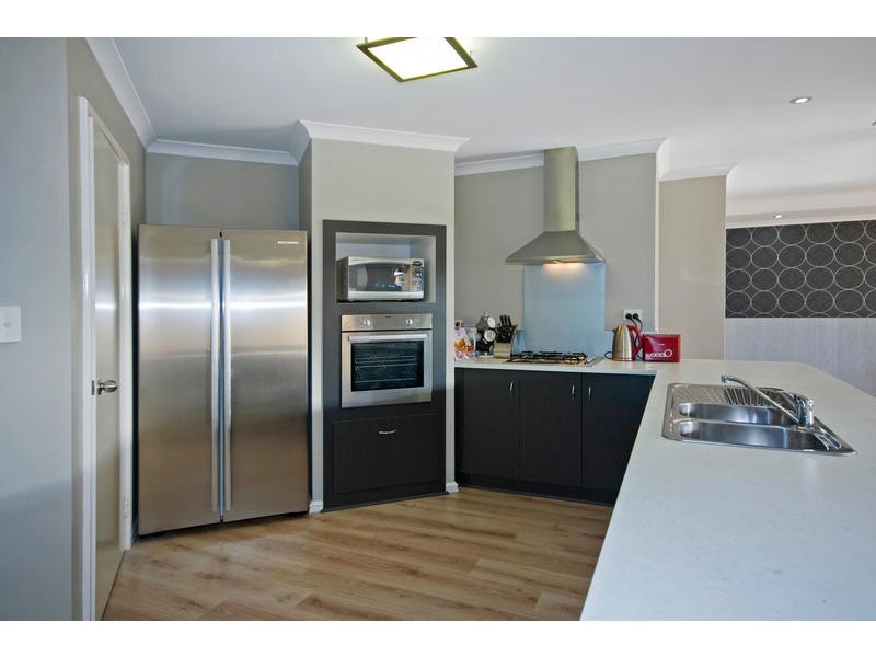18 Humboldt Entrance, Aubin Grove WA 6164