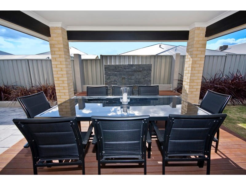 18 Humboldt Entrance, Aubin Grove WA 6164