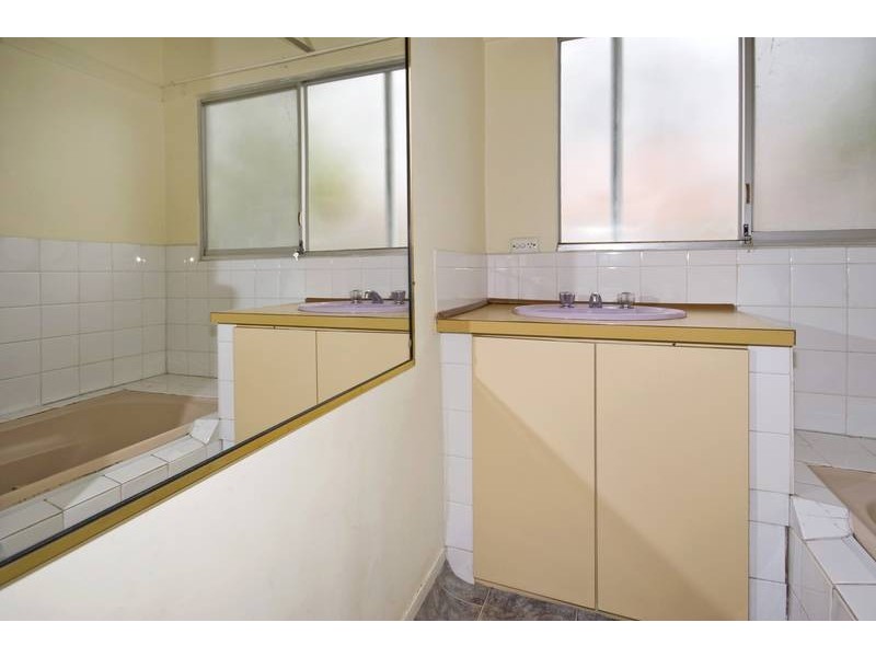 40 Medina Avenue, Medina WA 6167