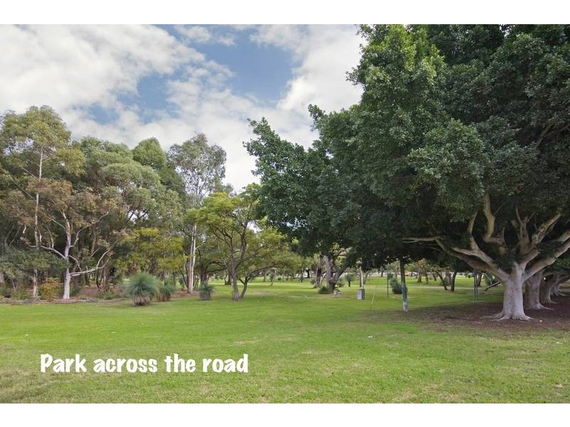 40 Medina Avenue, Medina WA 6167