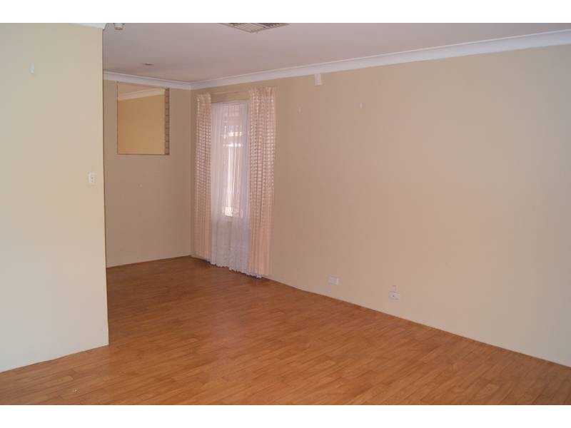 75 South Lake Drive, South Lake WA 6164