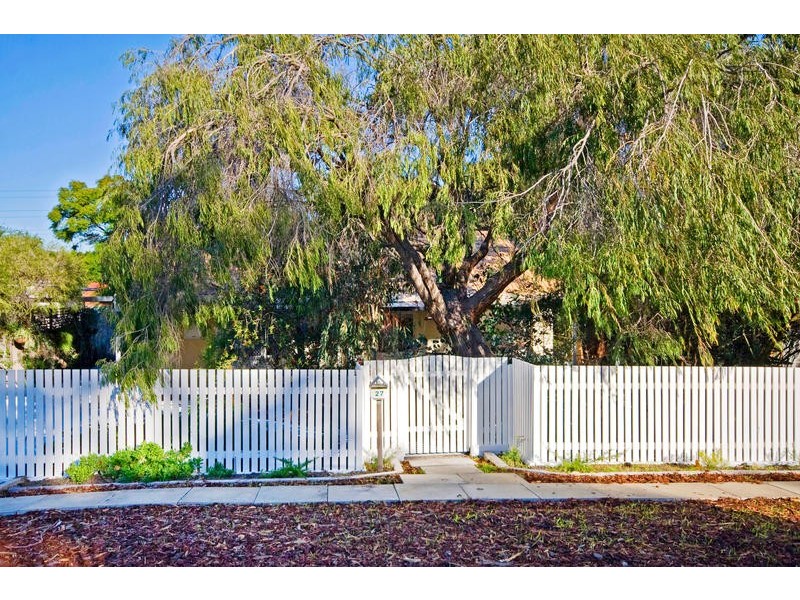 27 Antonio Street, Coolbellup WA 6163