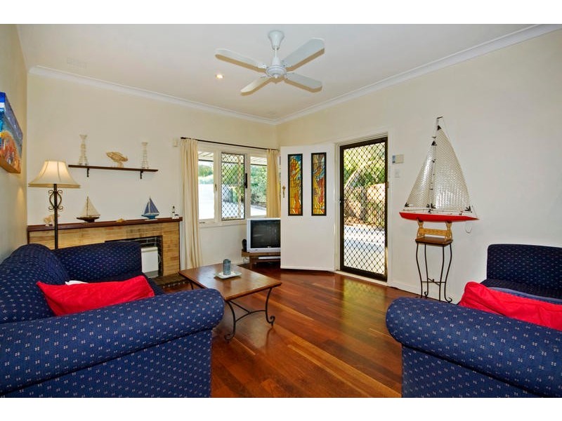 27 Antonio Street, Coolbellup WA 6163