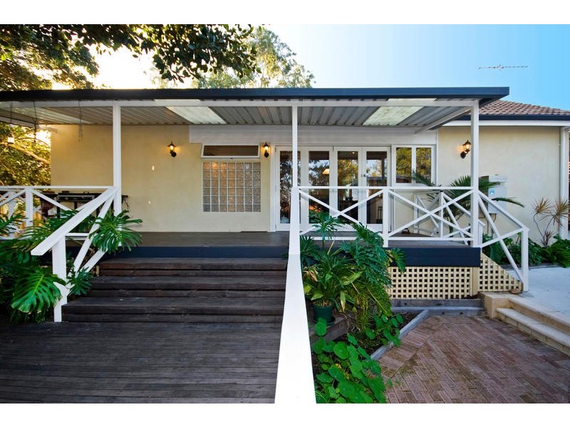 27 Antonio Street, Coolbellup WA 6163